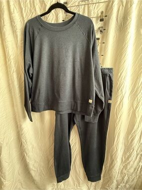 Vuori Dark Charcoal Crew Sweatshirt